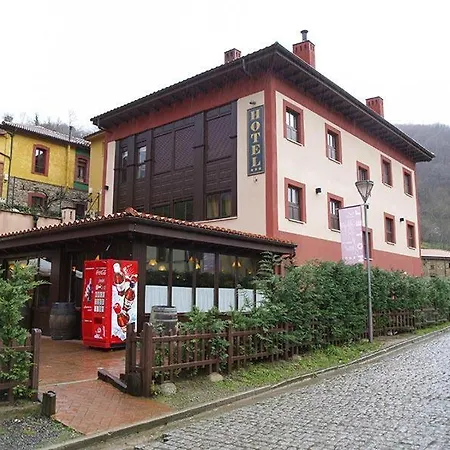 Hotel Plaza Teverga 3*