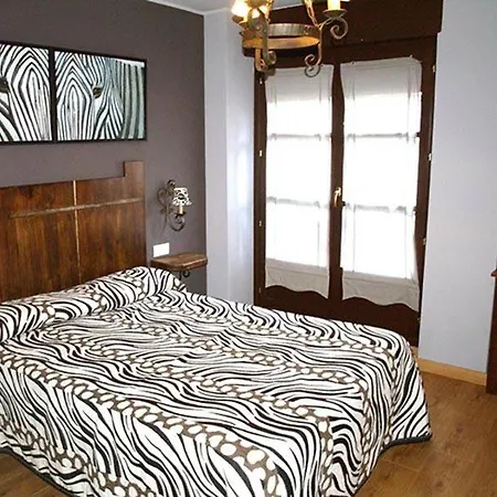 Plaza Teverga Отель Ла-Пласа